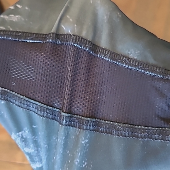 Arthletic snakeskin tights with mesh inserts size small - Picture 4 of 6